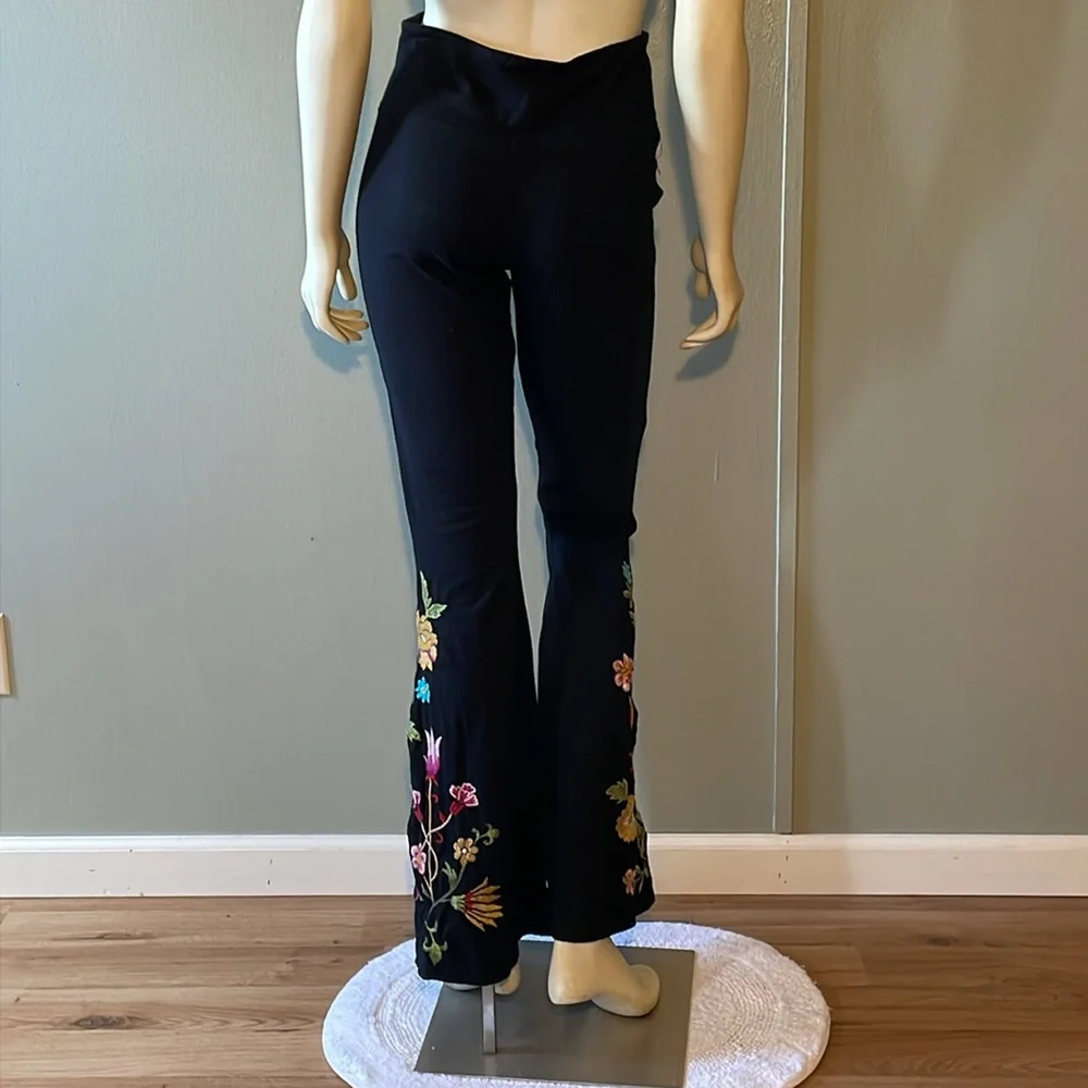 Jonny Was, legging pants, floral Embroidered,  Size S - Picture 2 of 10